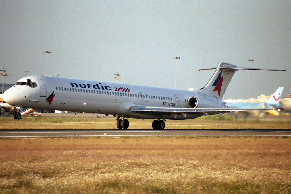SE-DMT · McDonnell Douglas MD-81 · (FAO / LPFR)