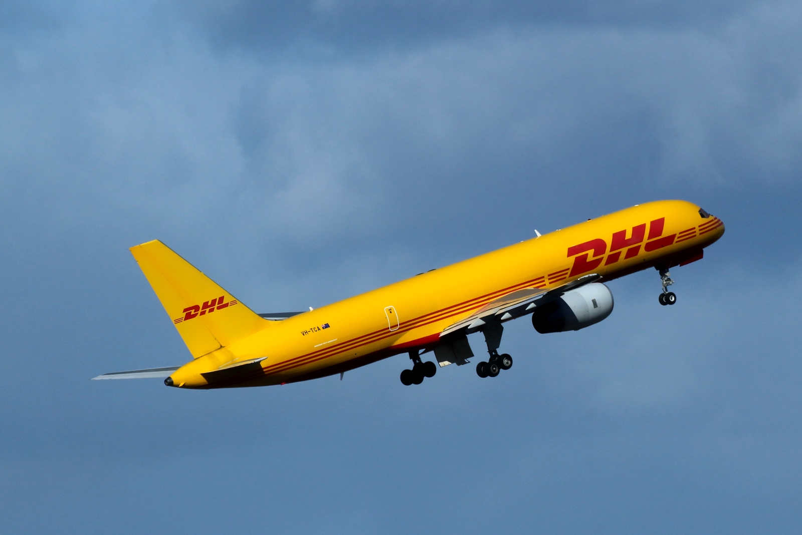 VH-TCA · Boeing 757-236(PCF) · (SYD / YSSY)