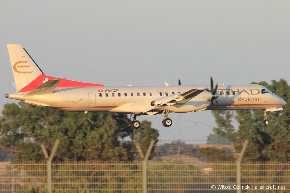 HB-IZP (2000-031) Saab 2000