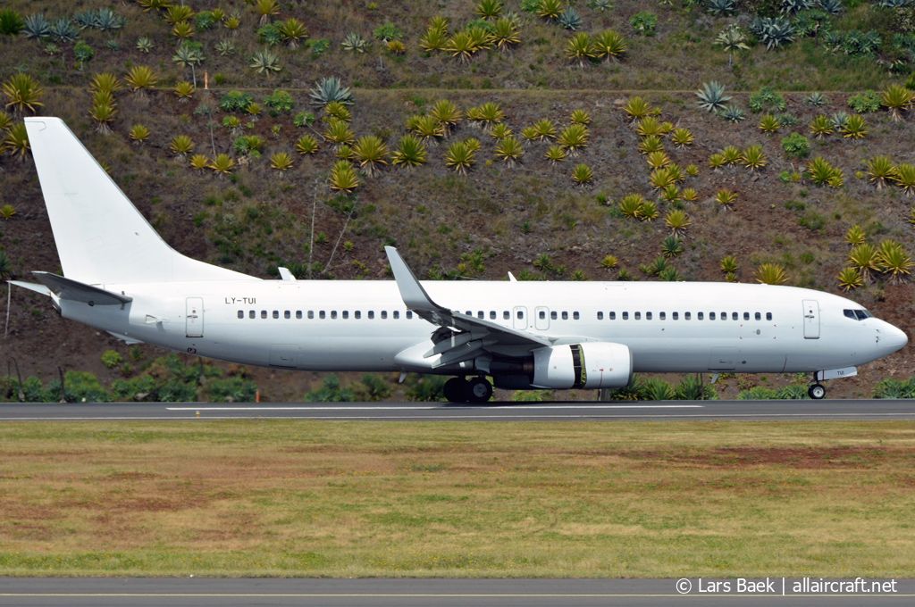 LY-TUI (33974) 2004 Boeing 737-85P(WL)