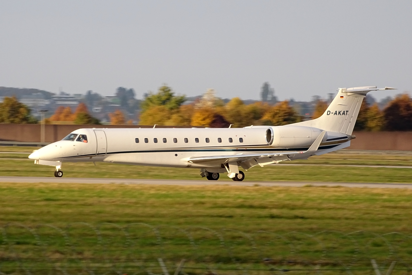 D-AKAT · Embraer ERJ-135BJ Legacy 600 · (STR / EDDS)