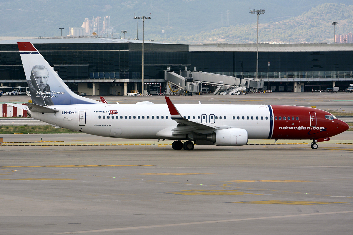 LN-DYF · Boeing 737-8JP(WL) · (BCN / LEBL)