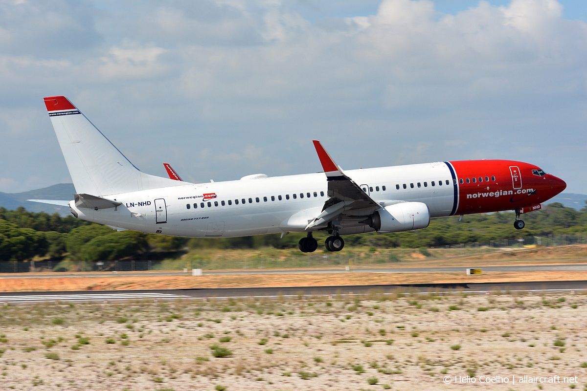 LN-NHD · Boeing 737-8JP · (FAO / LPFR)