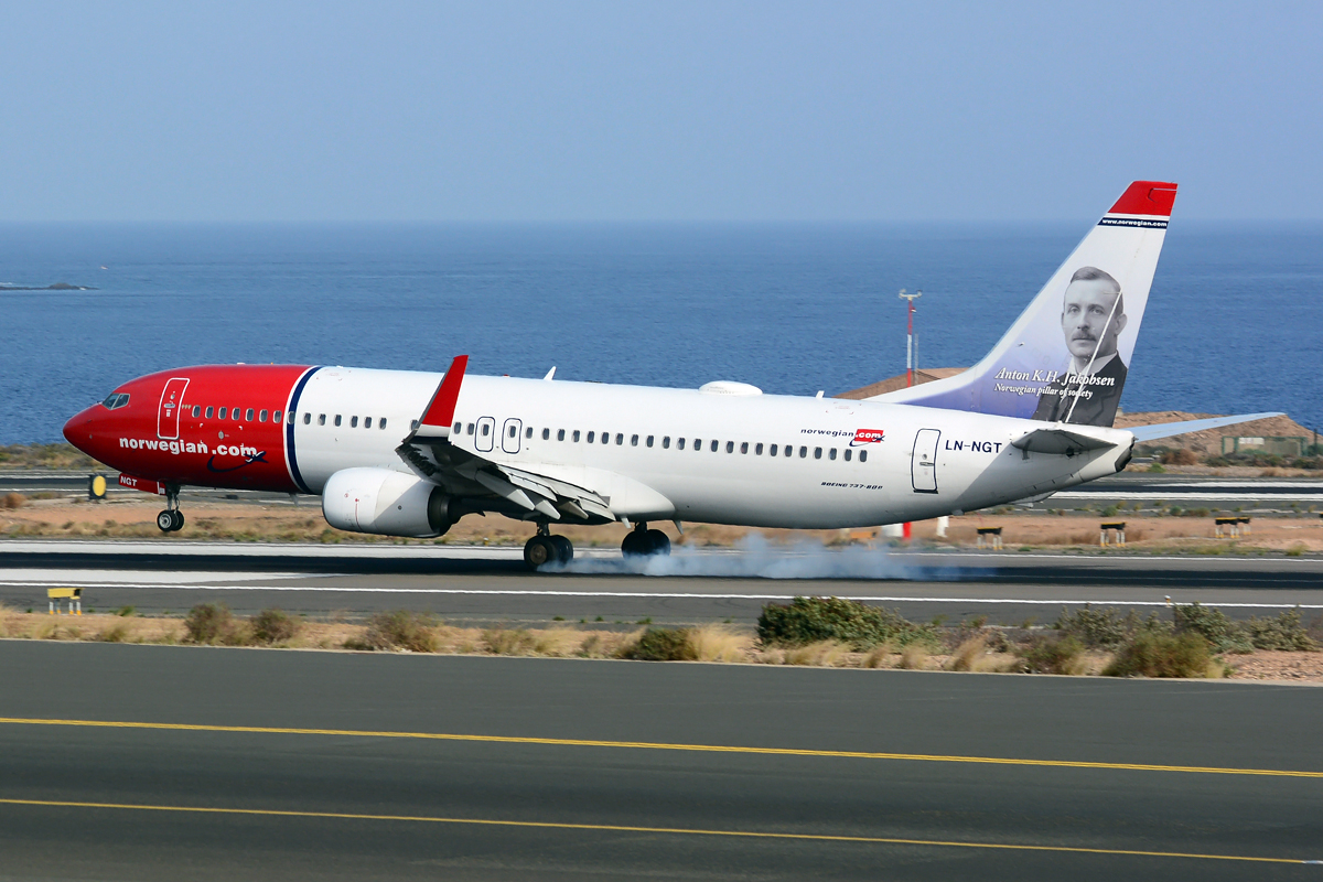 LN-NGT (41125) 2014 Boeing 737-8JP WL