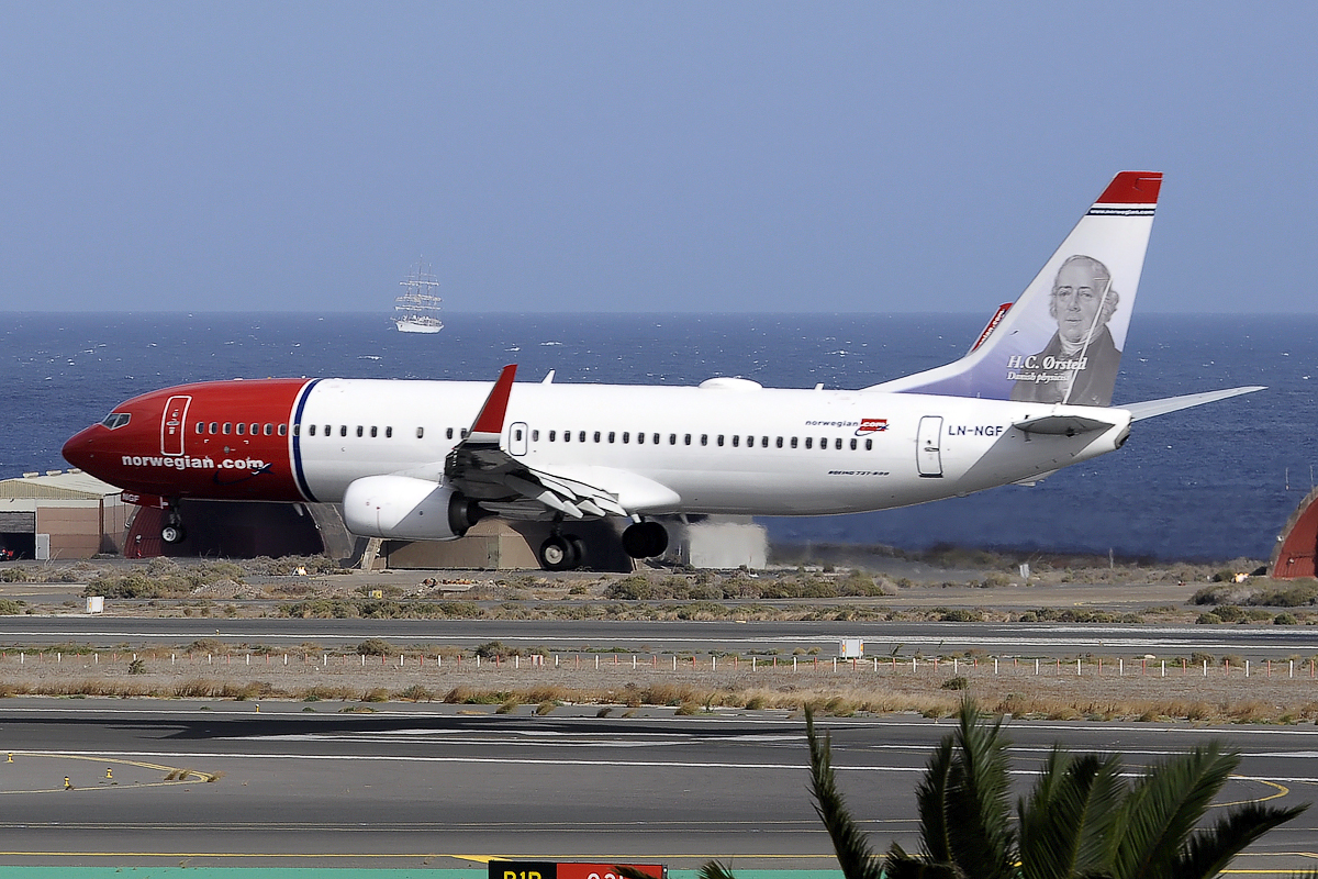 LN-NGF (39017) 2012 Boeing 737-8JP WL