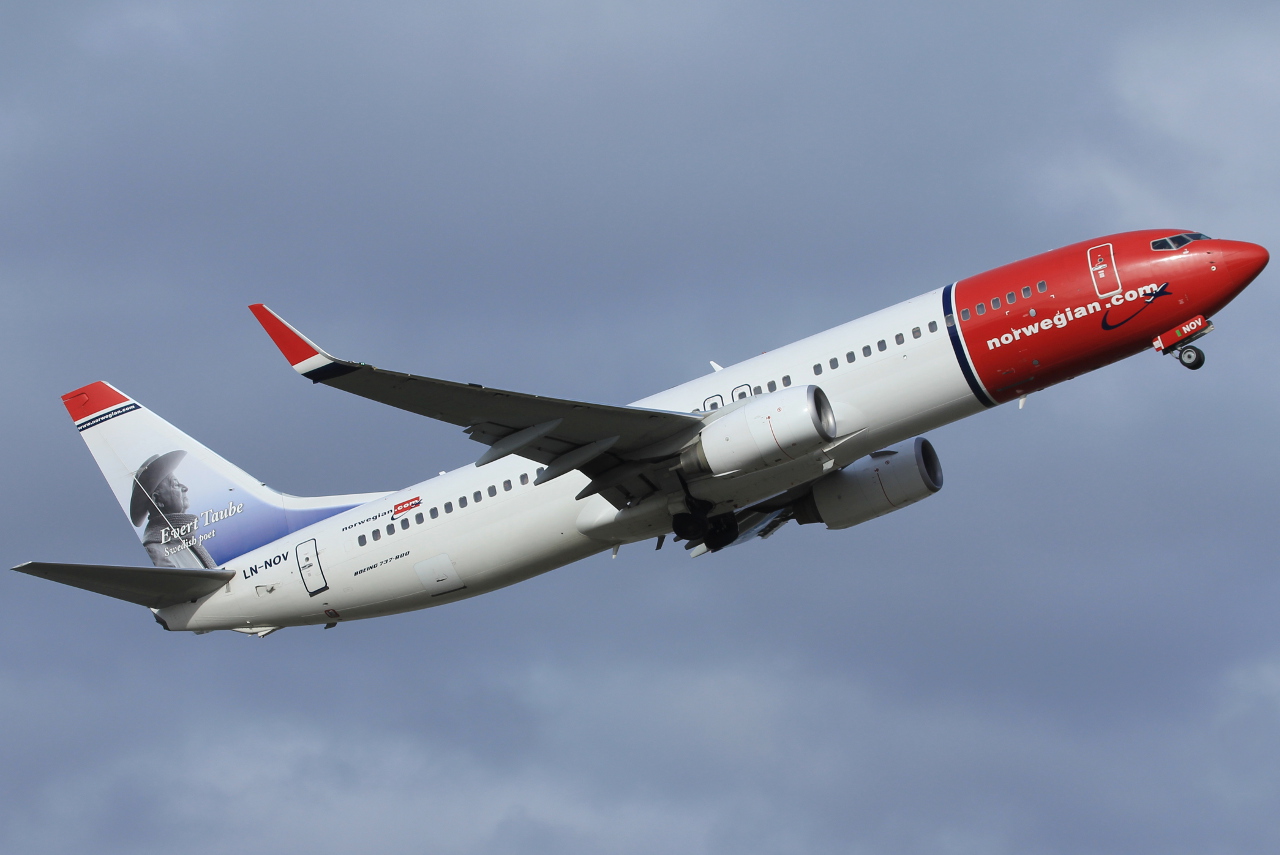 LN-NOV · Boeing 737-8FZ(WL) · (OSL / ENGM)
