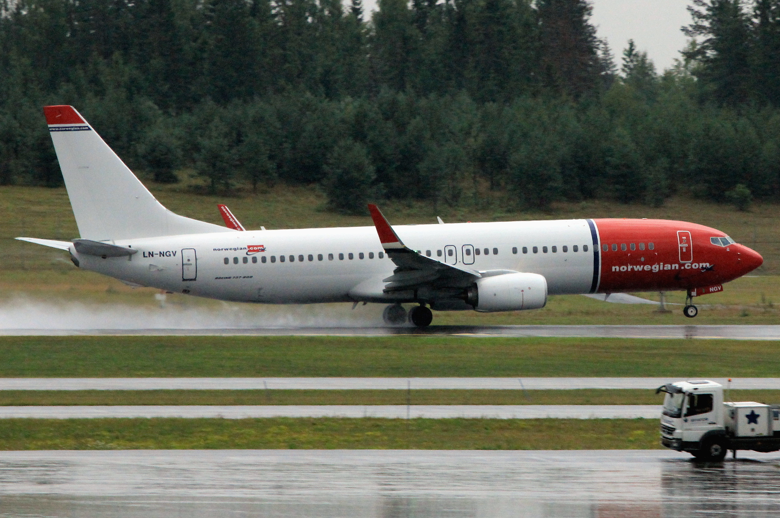 LN-NGV · Boeing 737-8JP(WL) · (OSL / ENGM)