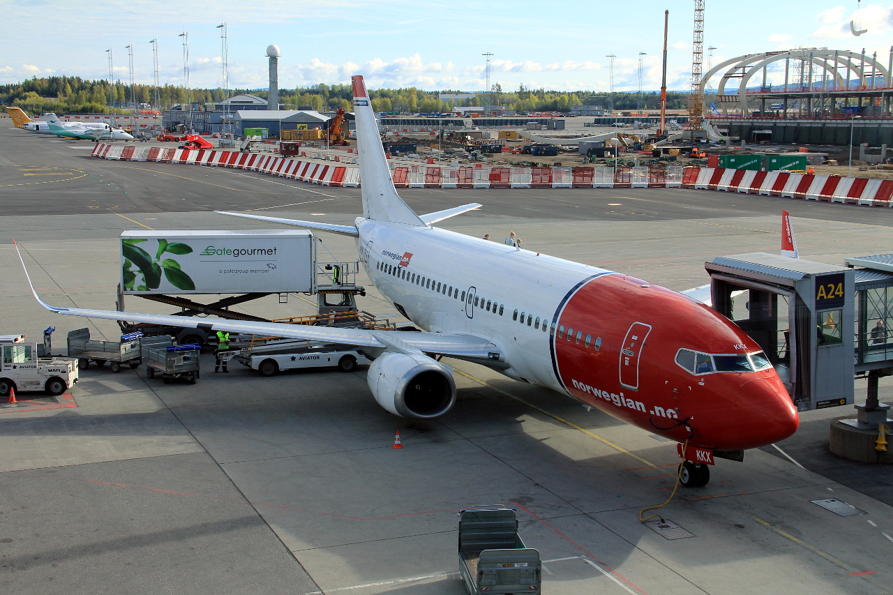 LN-KKX (29072) 1998 Boeing 737-33S WL