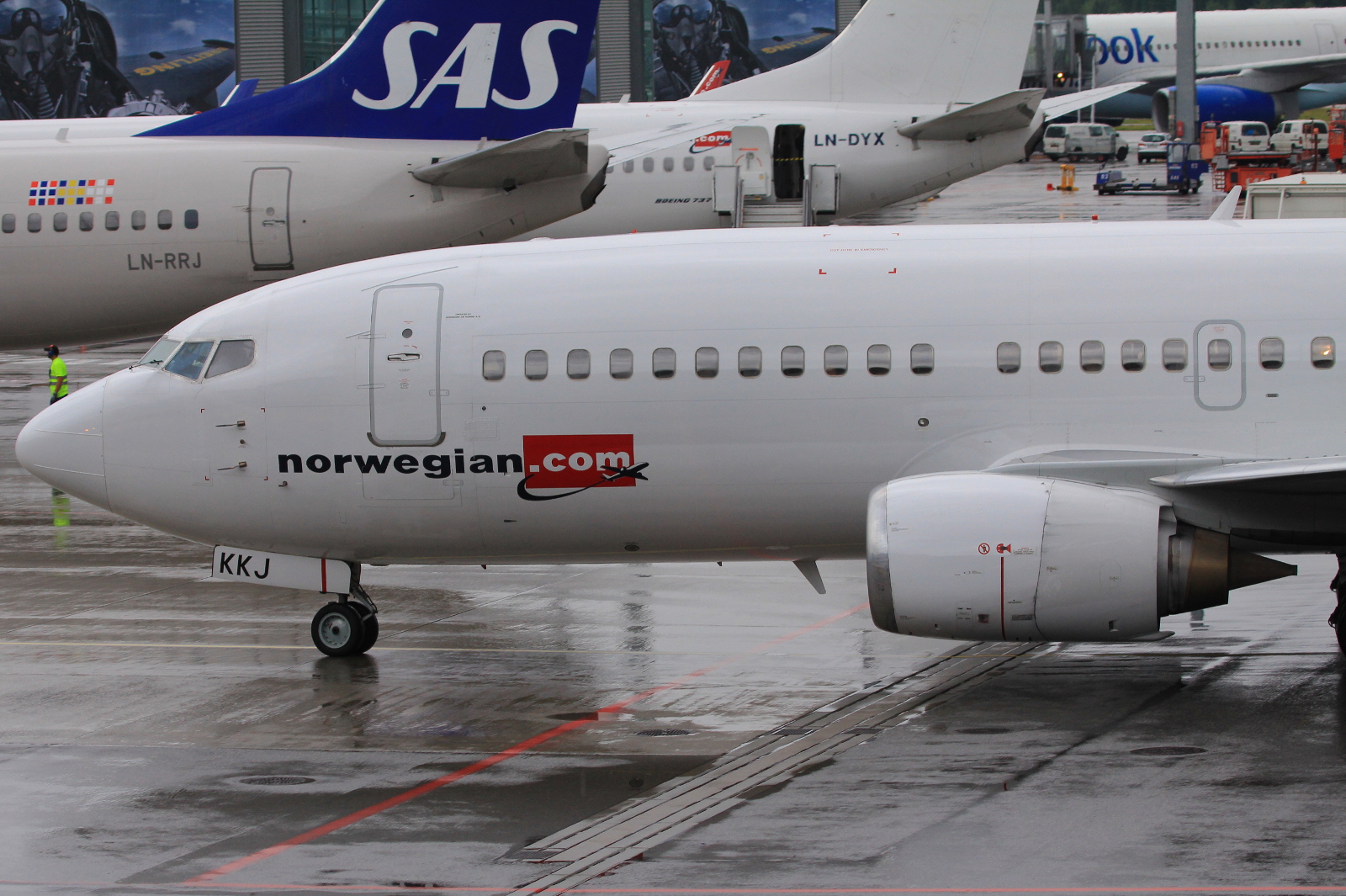 LN-KKJ · Boeing 737-36N · (OSL / ENGM)