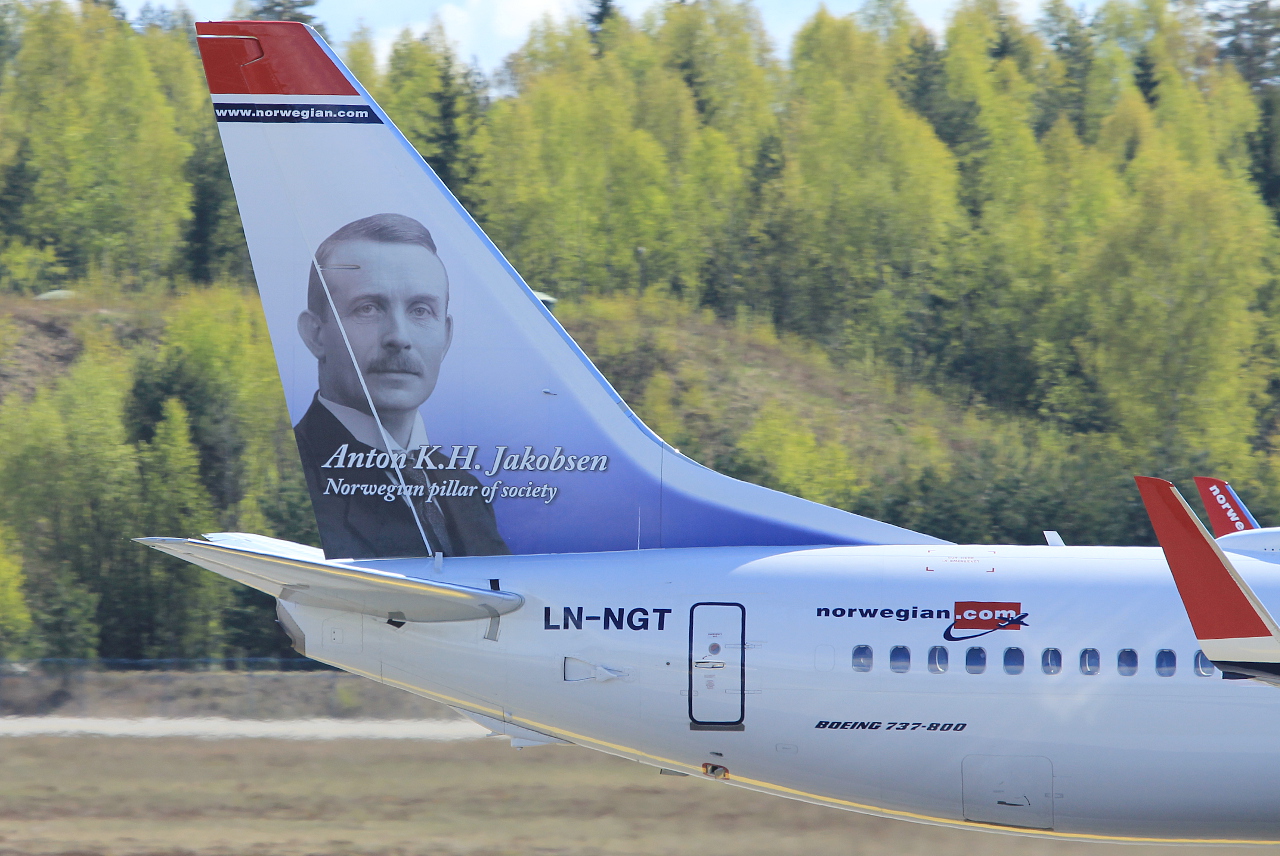 LN-NGT · Boeing 737-8JP(WL) · (OSL / ENGM)