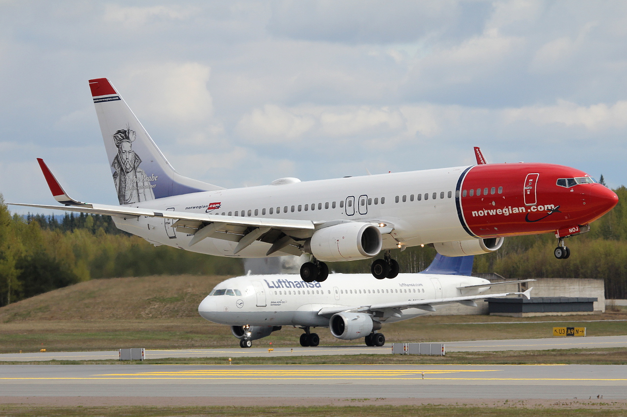 LN-NOJ · Boeing 737-86N(WL) · (OSL / ENGM)