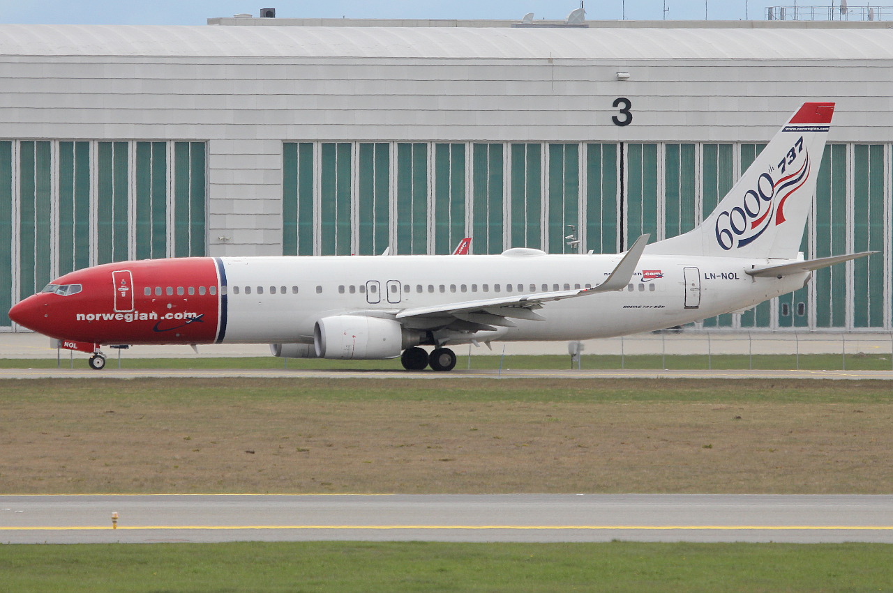 LN-NOL (37159) 2009 Boeing 737-8Q8 WL