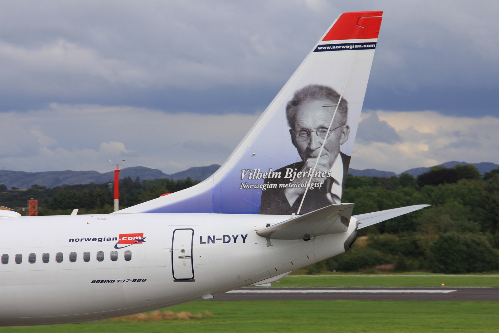 LN-DYY · Boeing 737-8JP(WL) · (SVG / ENZV)