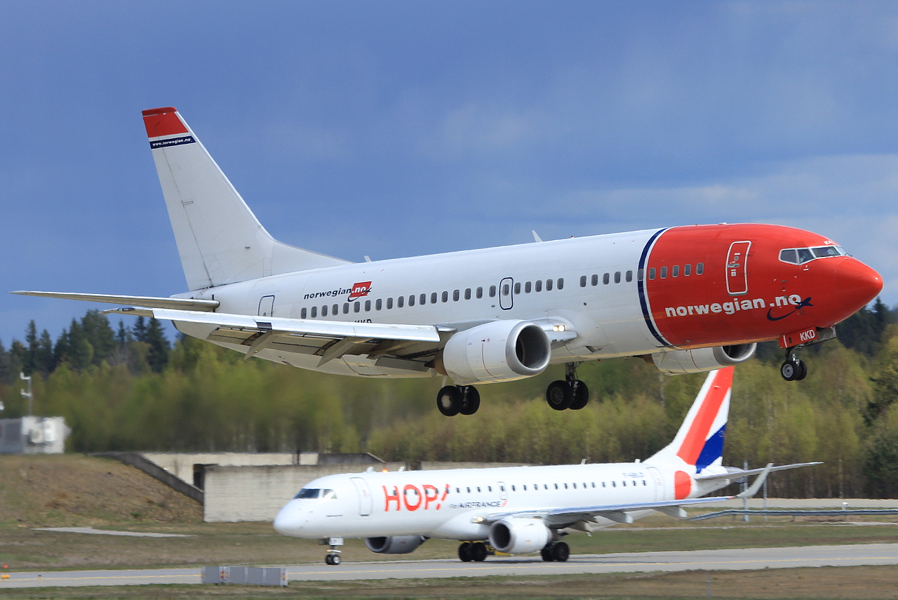 LN-KKD · Boeing 737-33V · (OSL / ENGM)