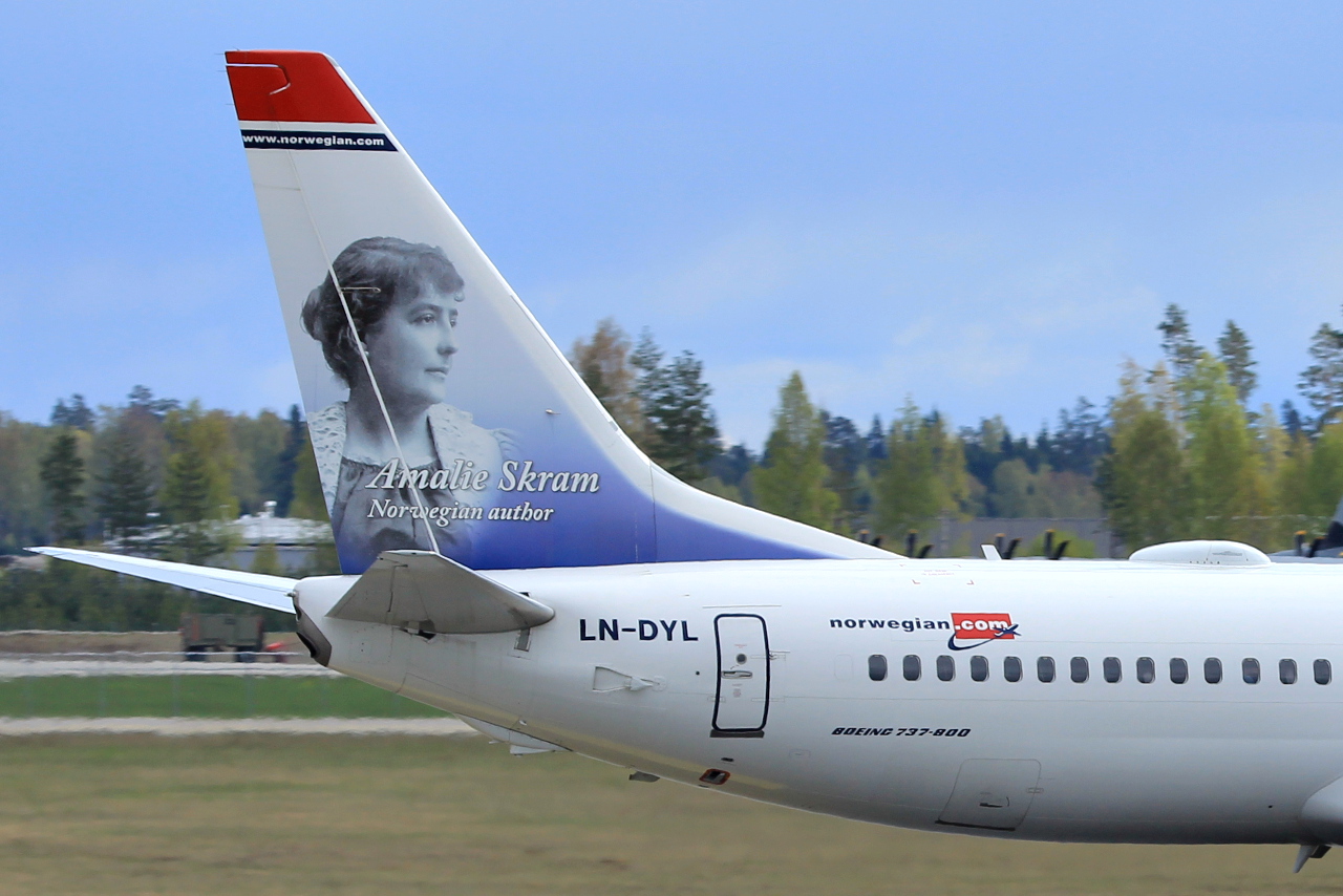 LN-DYL · Boeing 737-8JP(WL) · (OSL / ENGM)