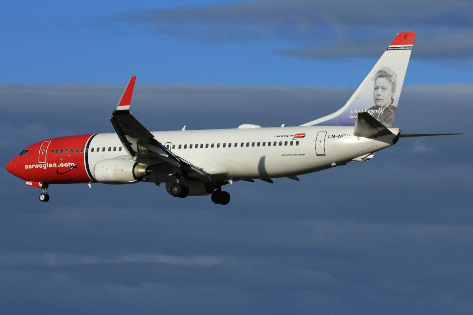 LN-NOH · Boeing 737-86N(WL) · (SVG / ENZV)