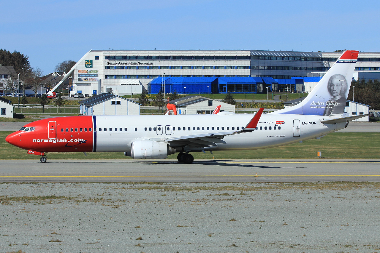 LN-NON · Boeing 737-86N(WL) · (SVG / ENZV)