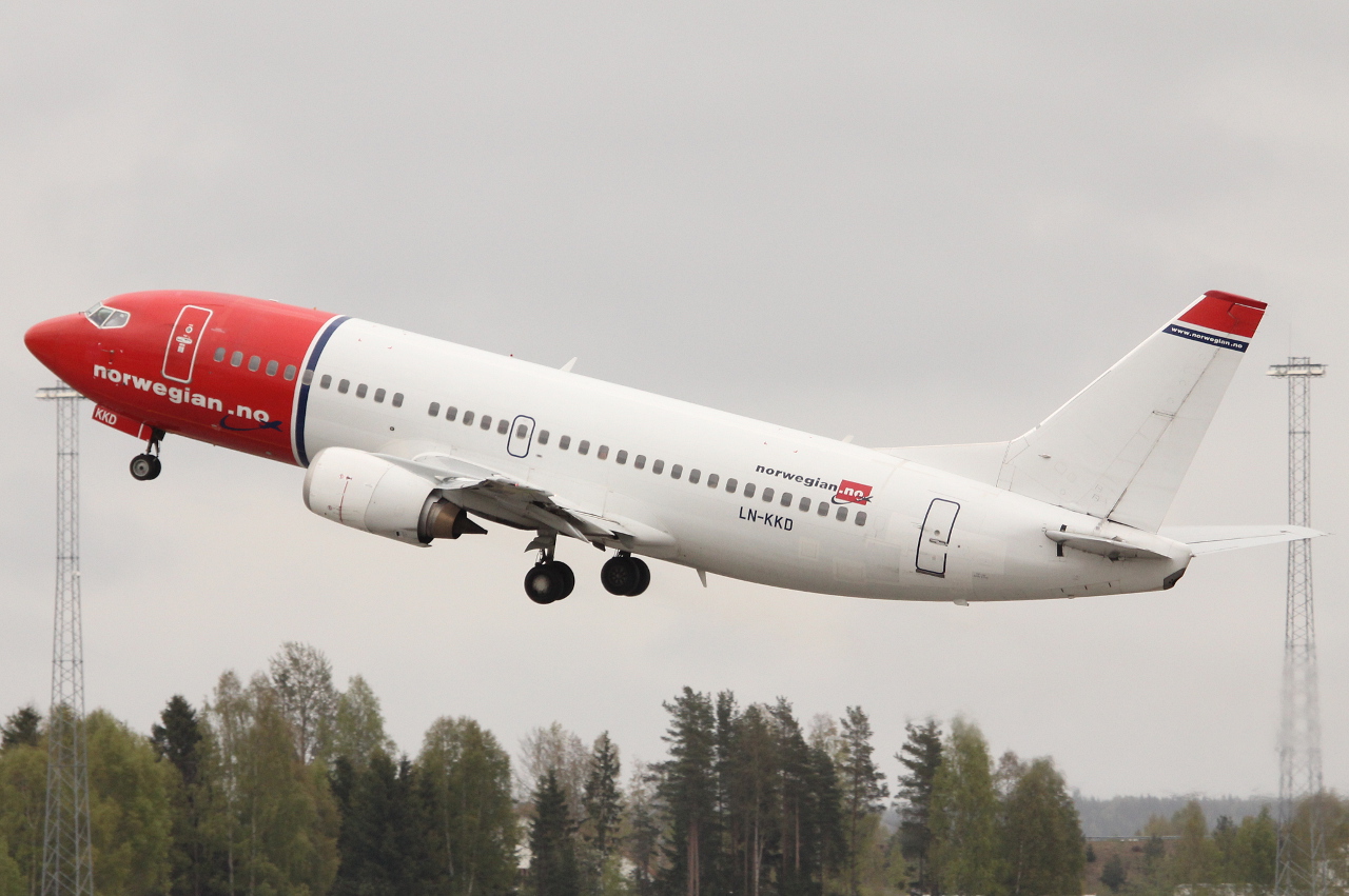 LN-KKD · Boeing 737-33V · (OSL / ENGM)