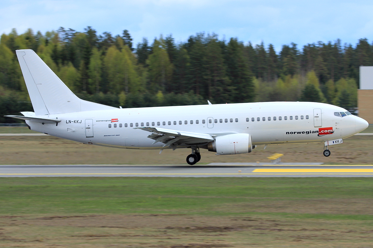 LN-KKJ · Boeing 737-36N · (OSL / ENGM)