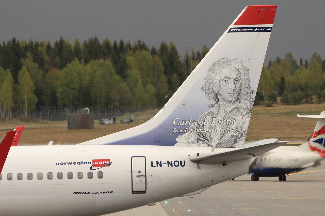 LN-NOU · Boeing 737-8FZ(WL) · (OSL / ENGM)