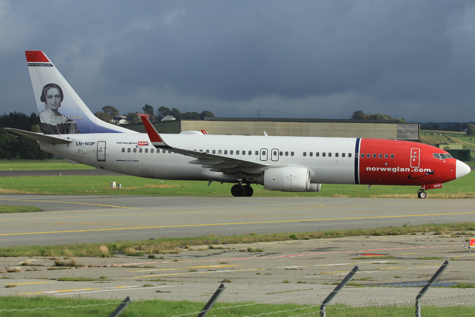 LN-NOP · Boeing 737-86N(WL) · (SVG / ENZV)