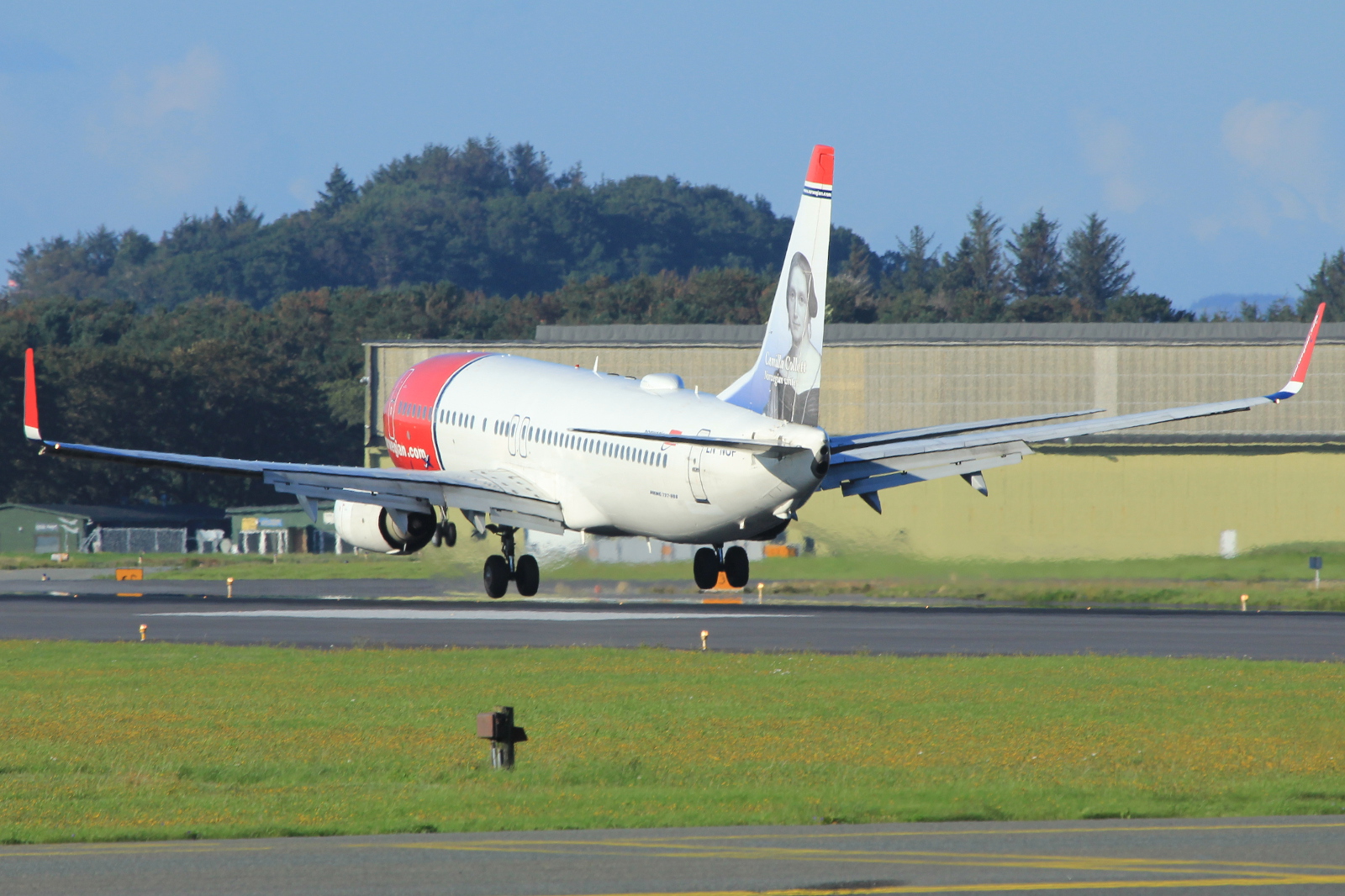 LN-NOP · Boeing 737-86N(WL) · (SVG / ENZV)