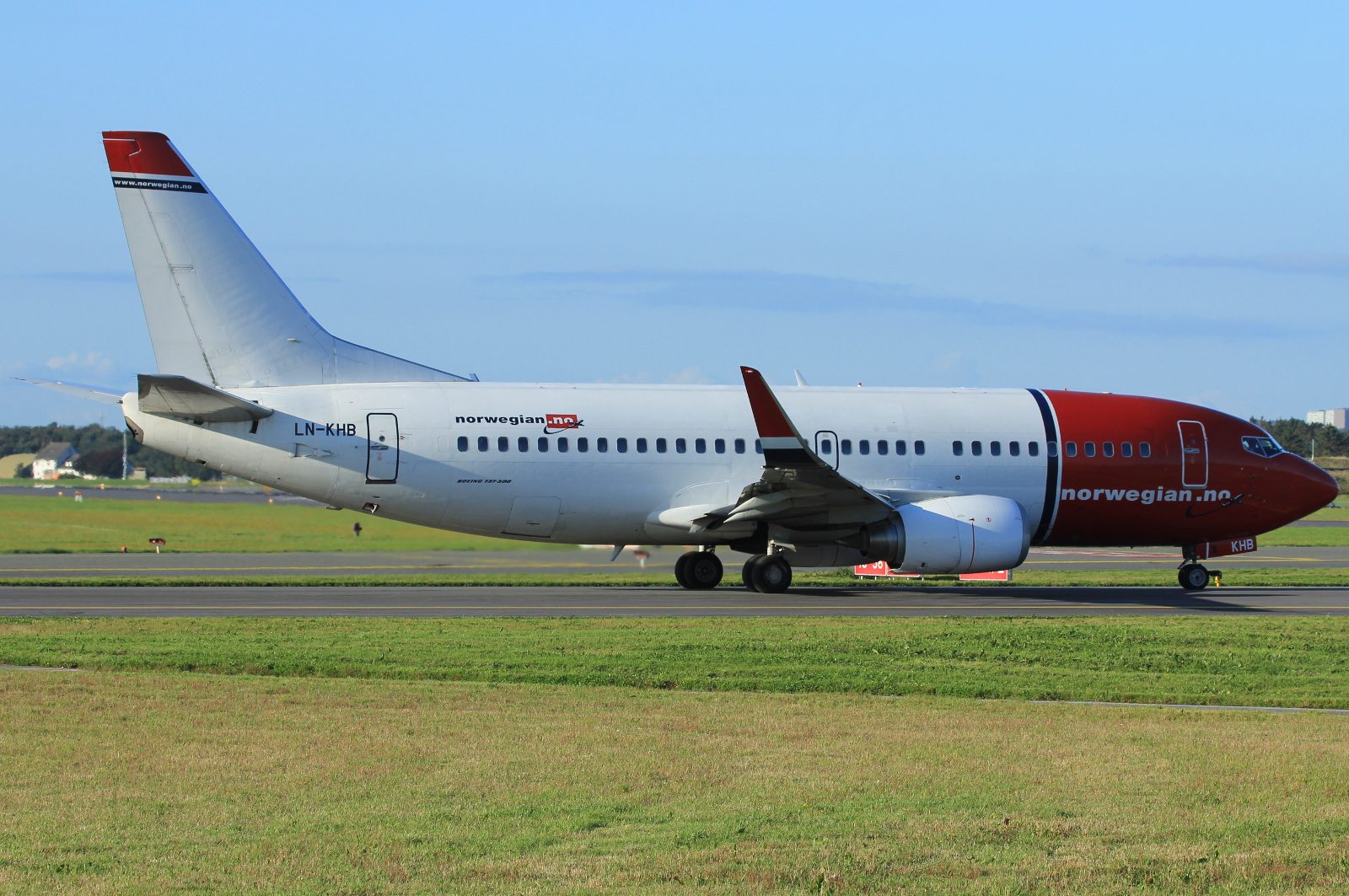 LN-KHB · Boeing 737-31S(WL) · (SVG / ENZV)