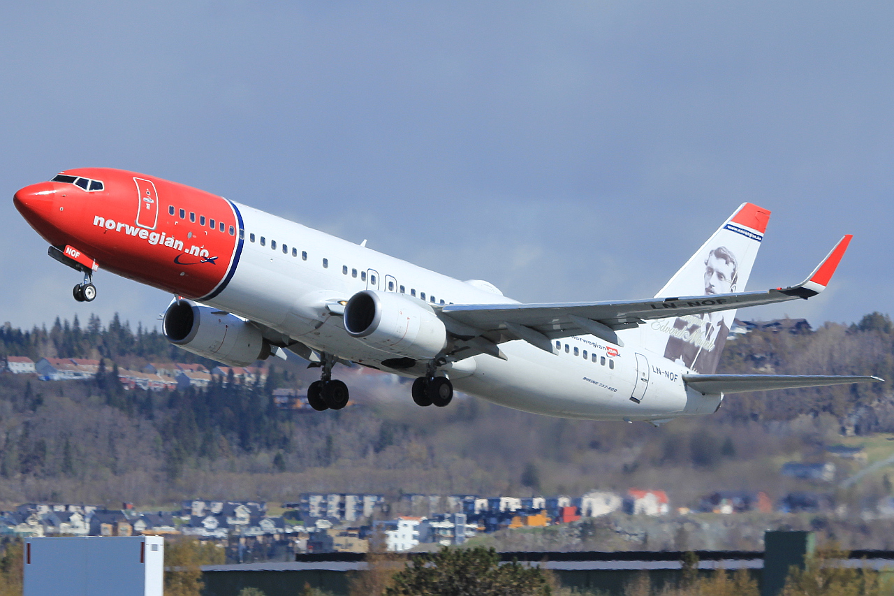 LN-NOF · Boeing 737-86N(WL) · (TRD / ENVA)
