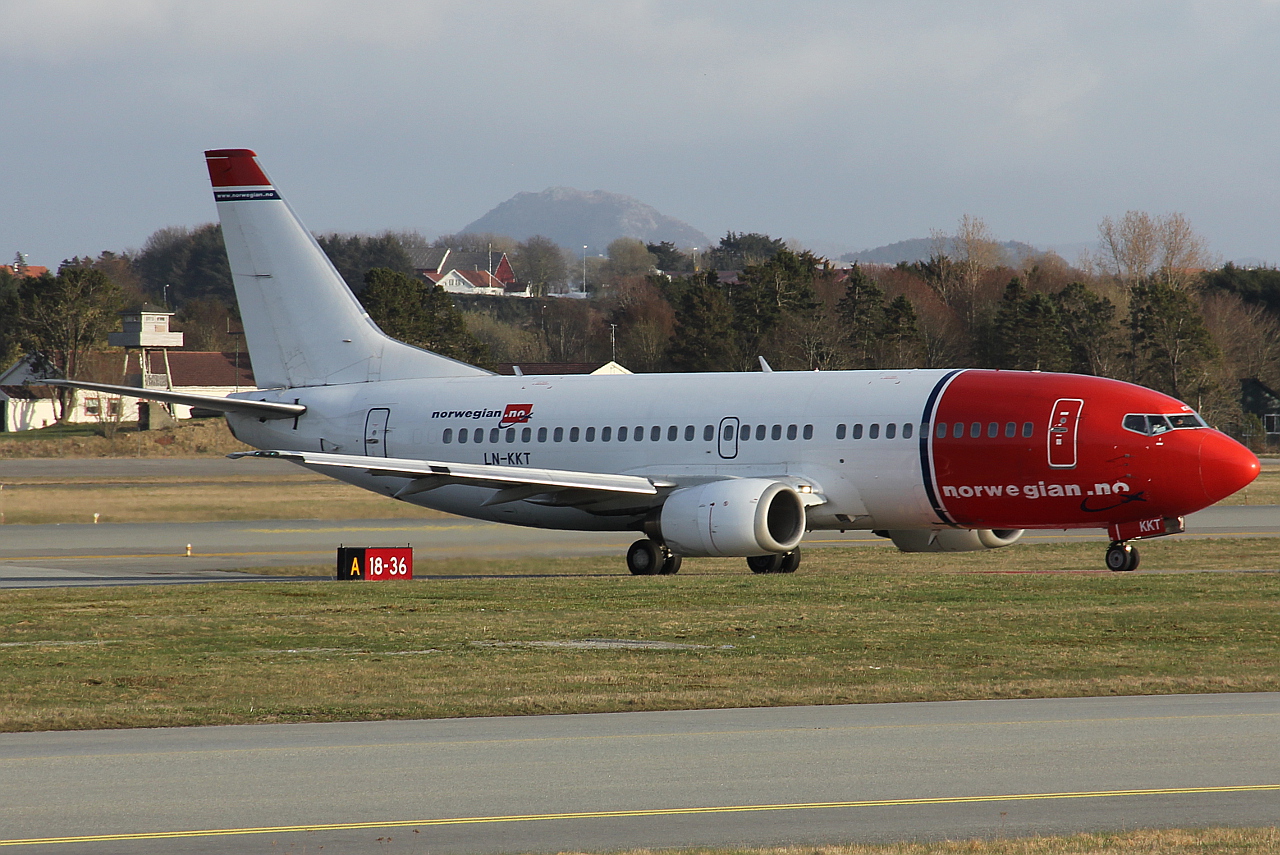 LN-KKT (27336) 1994 Boeing 737-3L9