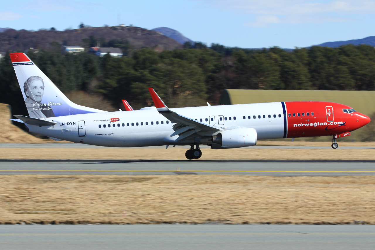 LN-DYN (39006) 2011 Boeing 737-8JP WL
