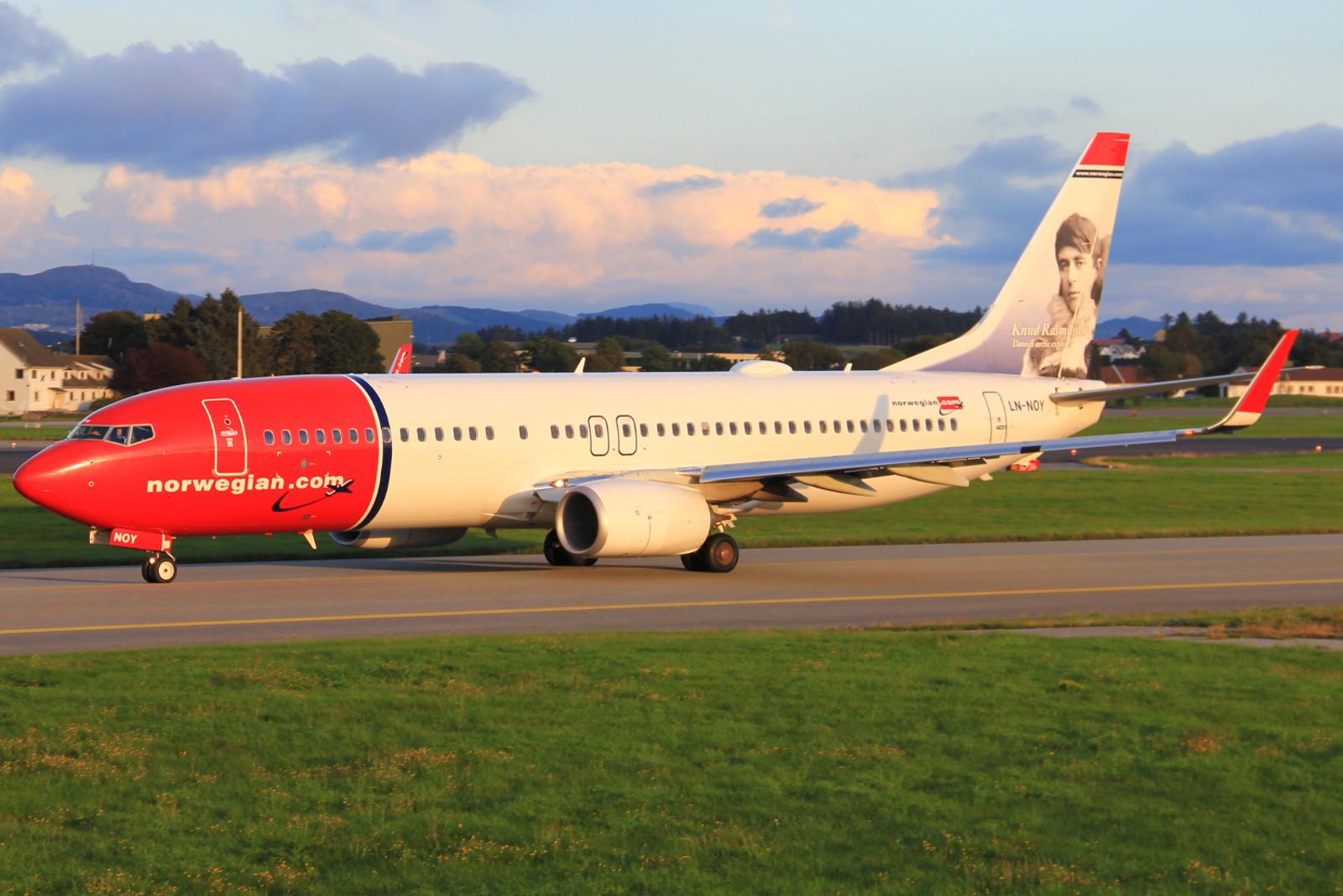 LN-NOY · Boeing 737-8JP · (SVG / ENZV)