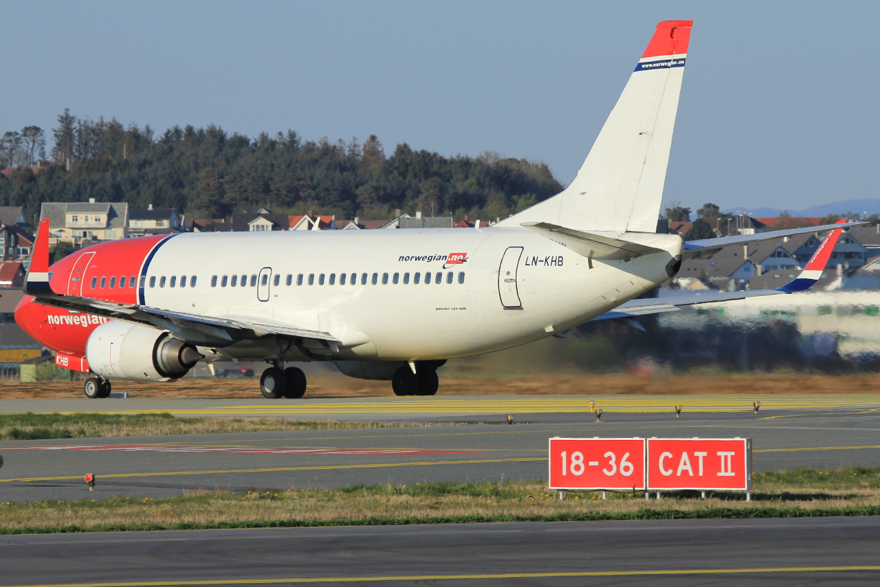 LN-KHB (29264) 1998 Boeing 737-31S WL