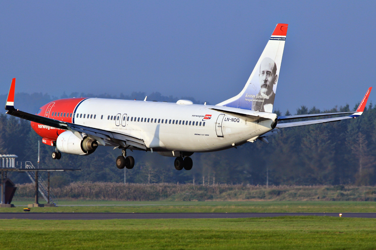 LN-NOQ · Boeing 737-86N(WL) · (SVG / ENZV)