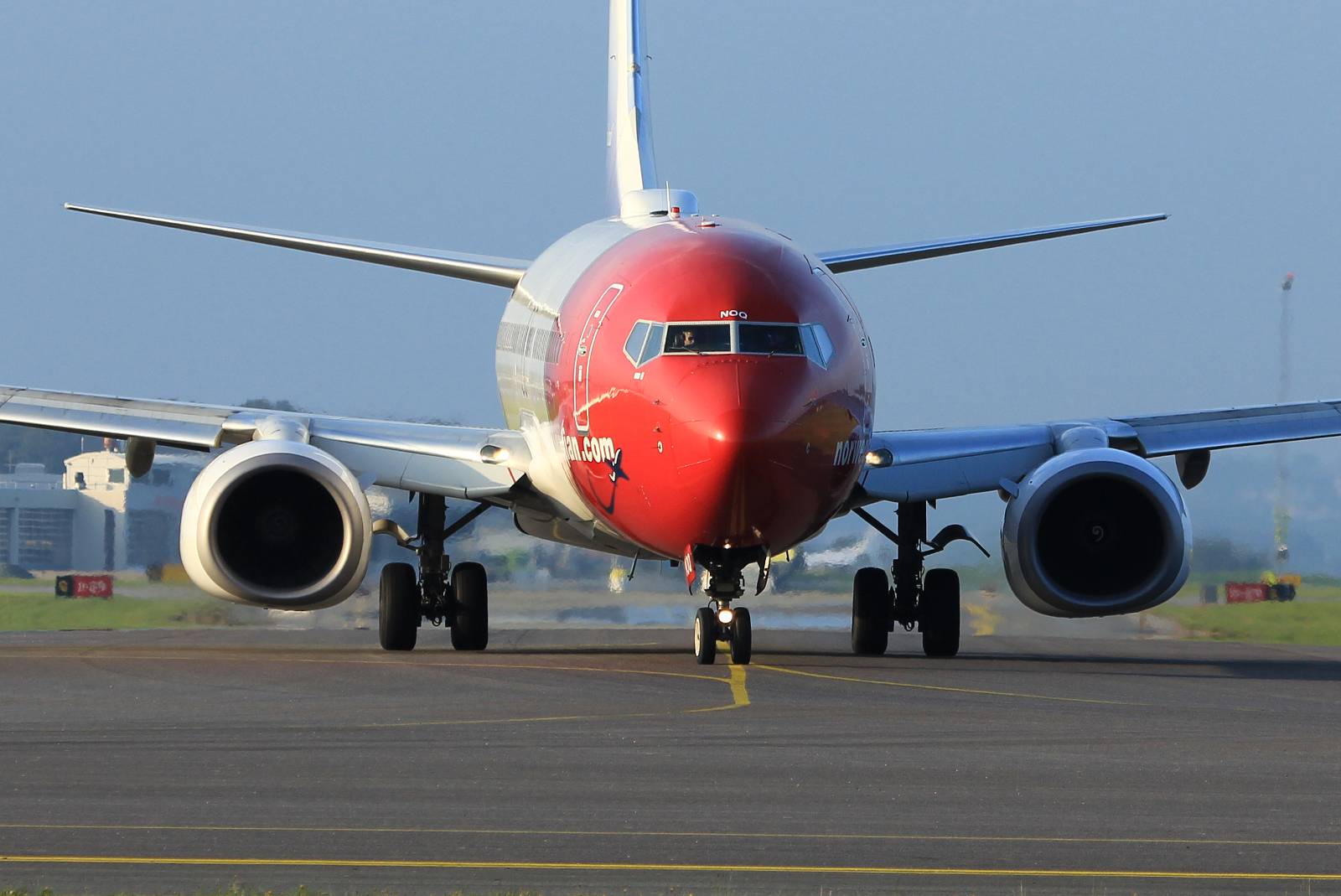 LN-NOQ (32658) 2005 Boeing 737-86N WL
