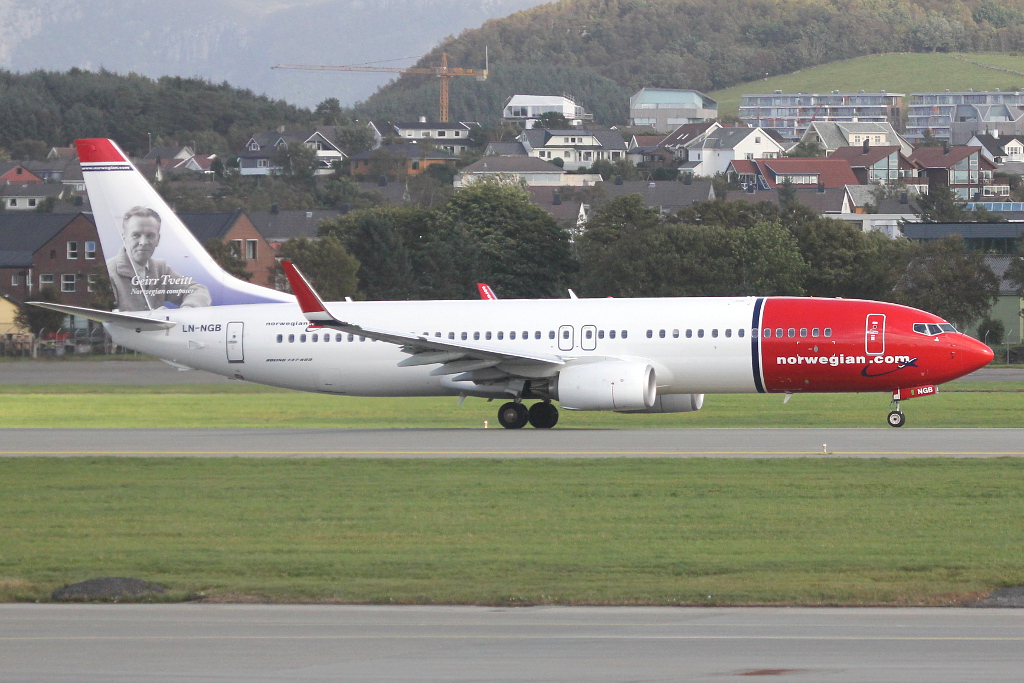 LN-NGB (39015) 2012 Boeing 737-8JP WL