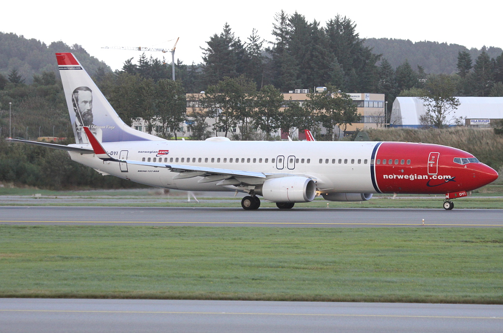 LN-DYI (40866) 2010 Boeing 737-8JP WL