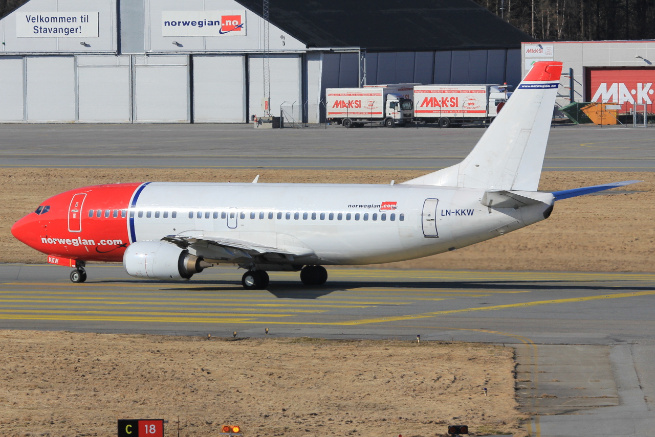 LN-KKW · Boeing 737-3K9 · (SVG / ENZV)