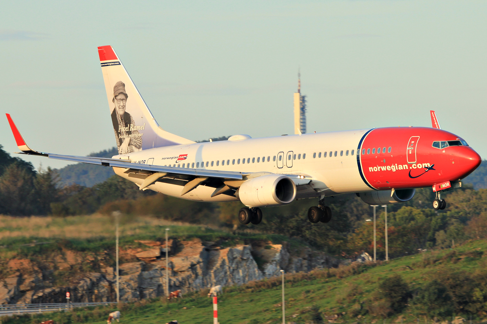 LN-NOR · Boeing 737-81D(WL) · (SVG / ENZV)