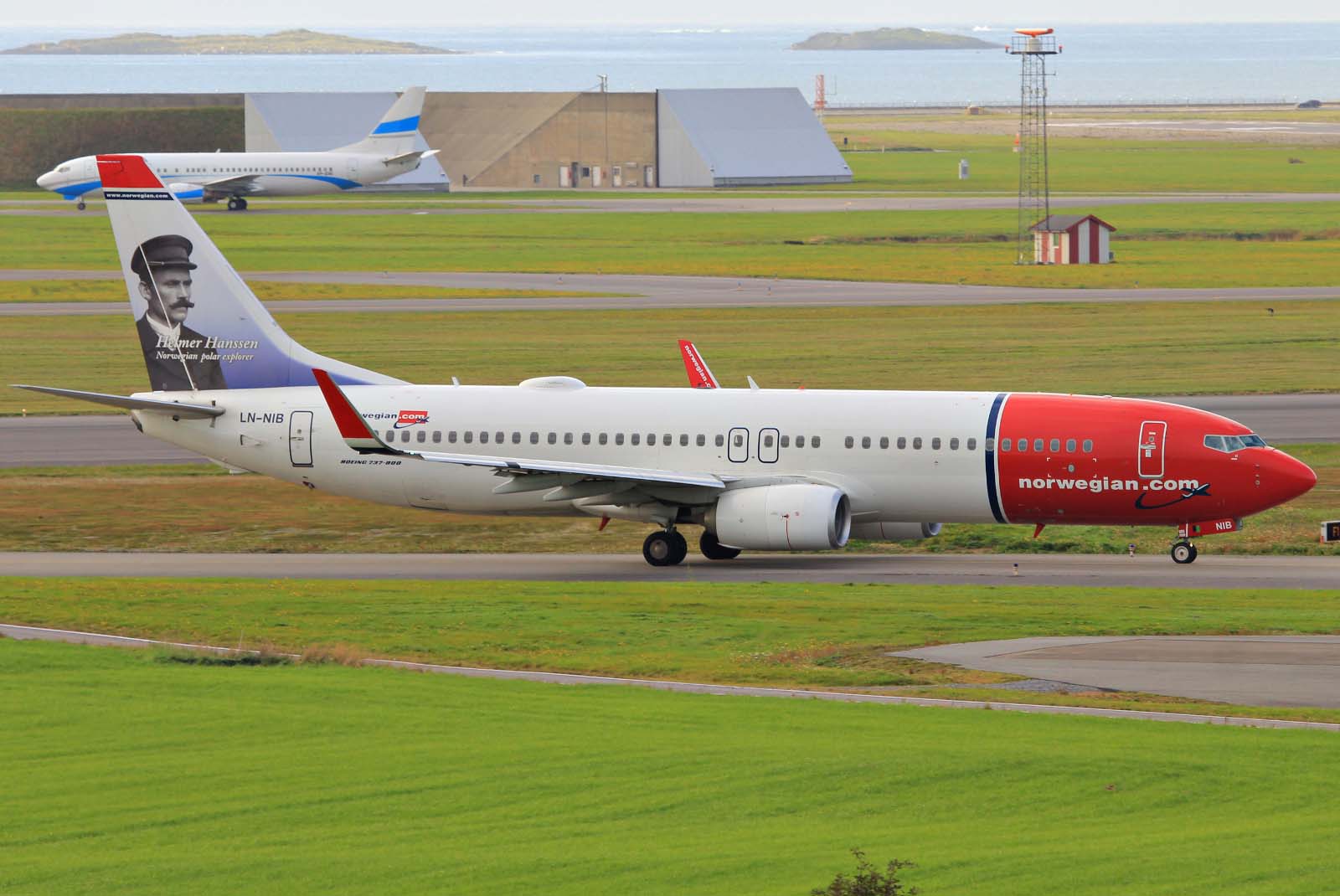 LN-NIB (36879) 2011 Boeing 737-86J WL
