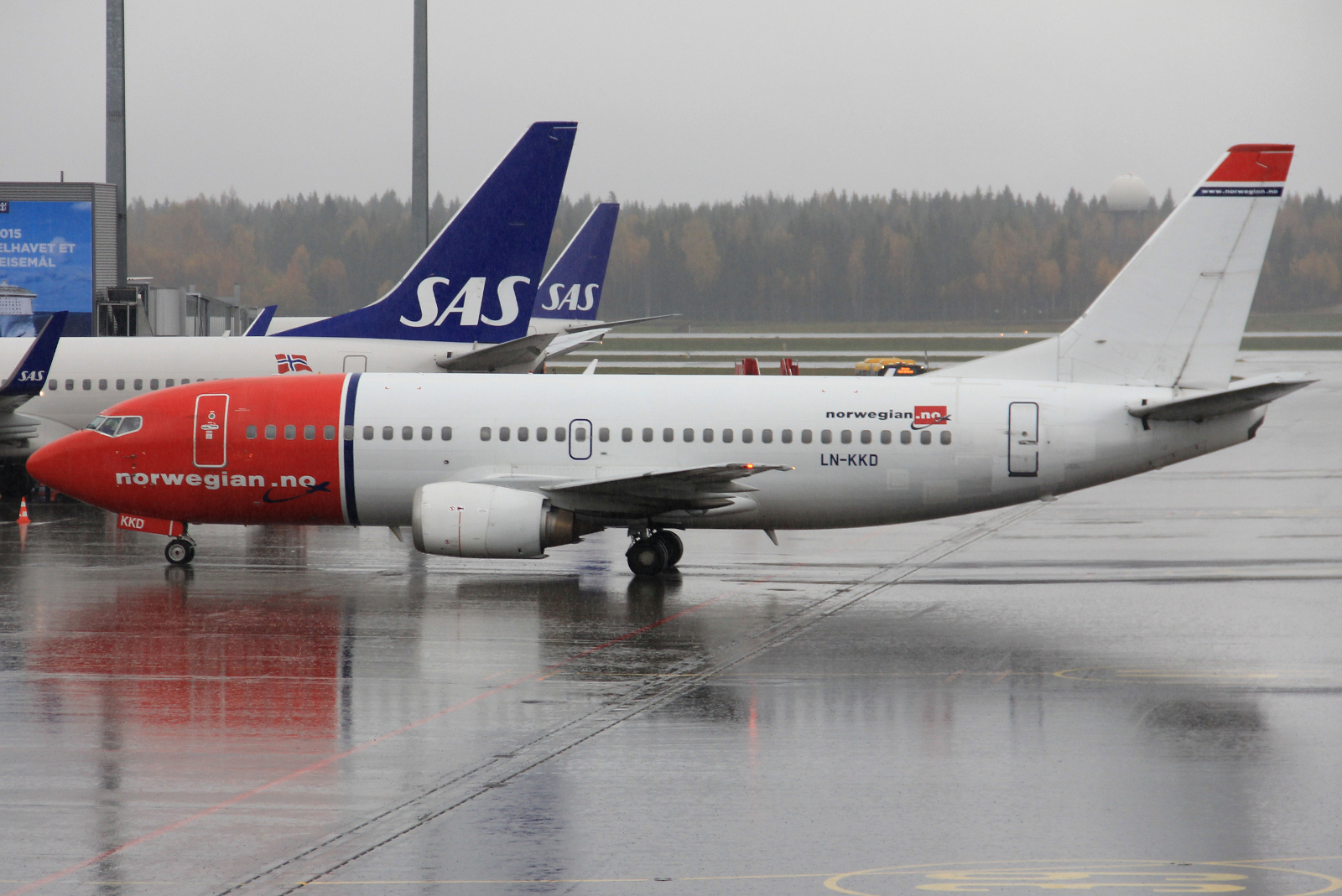 LN-KKD (29339) 1999 Boeing 737-33V