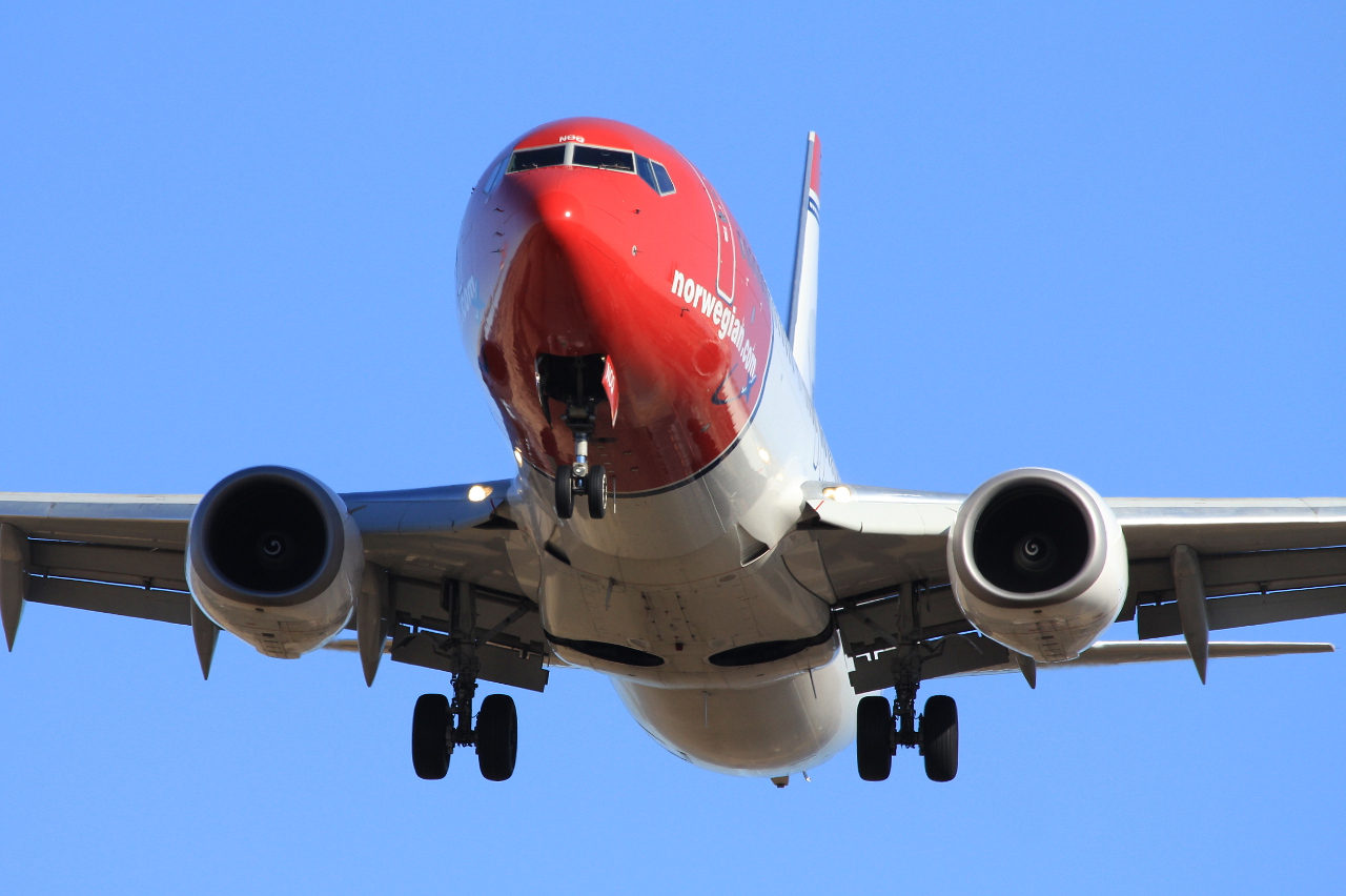 LN-NOQ · Boeing 737-86N(WL) · (SVG / ENZV)