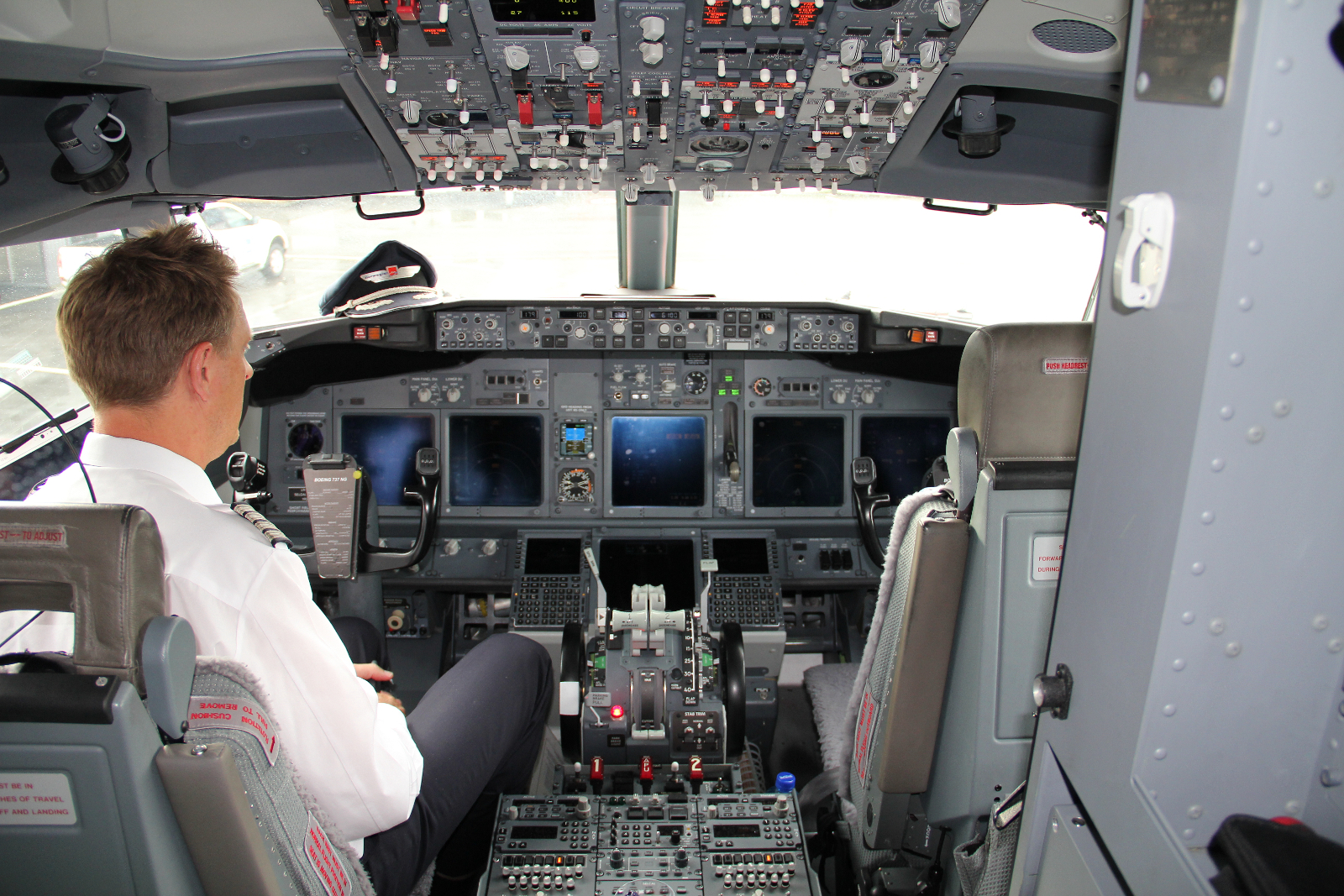 LN-NOF · Boeing 737-86N(WL) · (SVG / ENZV)