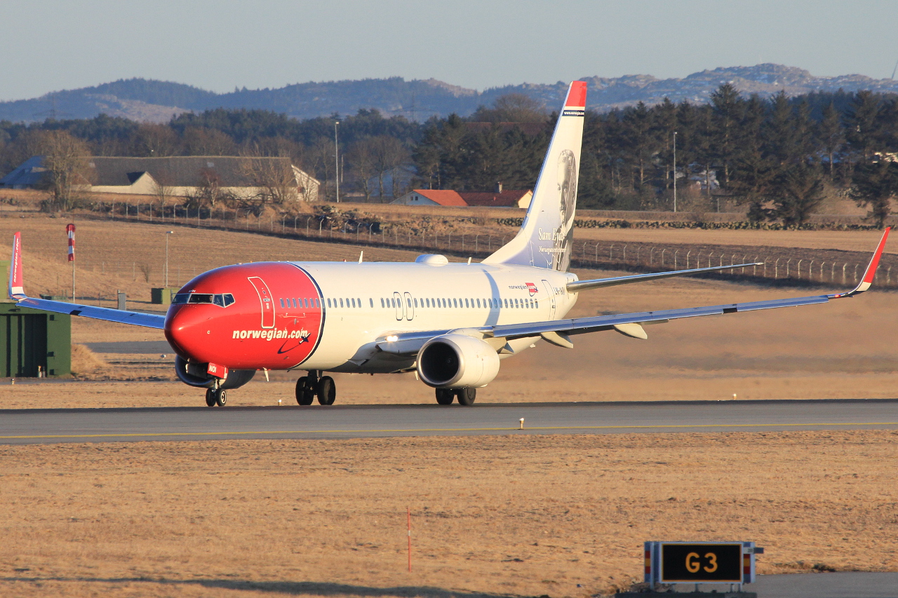 LN-NOI · Boeing 737-86N(WL) · (SVG / ENZV)