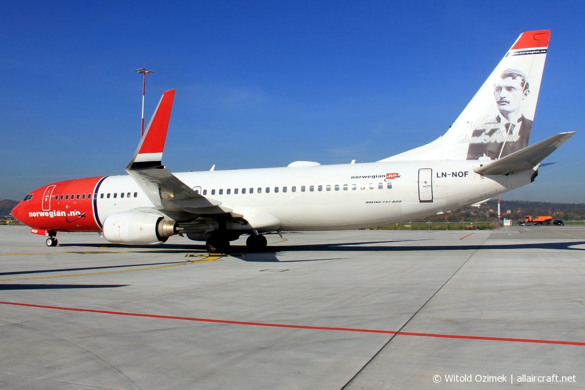 LN-NOF · Boeing 737-86N(WL) · (KRK / EPKK)