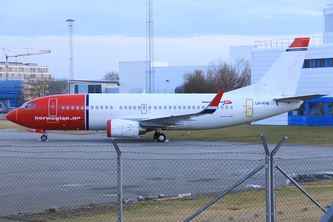 LN-KHB · Boeing 737-31S(WL) · (SVG / ENZV)