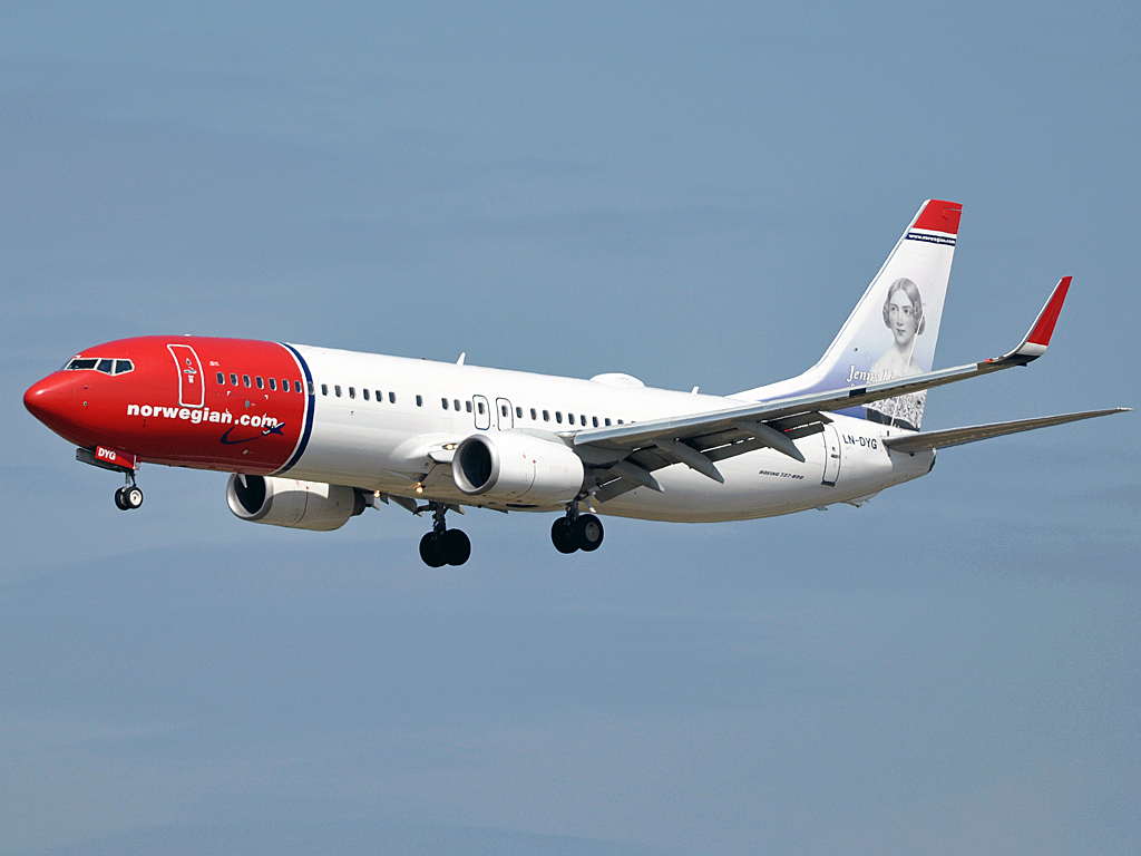 LN-DYG (39165) 2010 Boeing 737-8JP WL