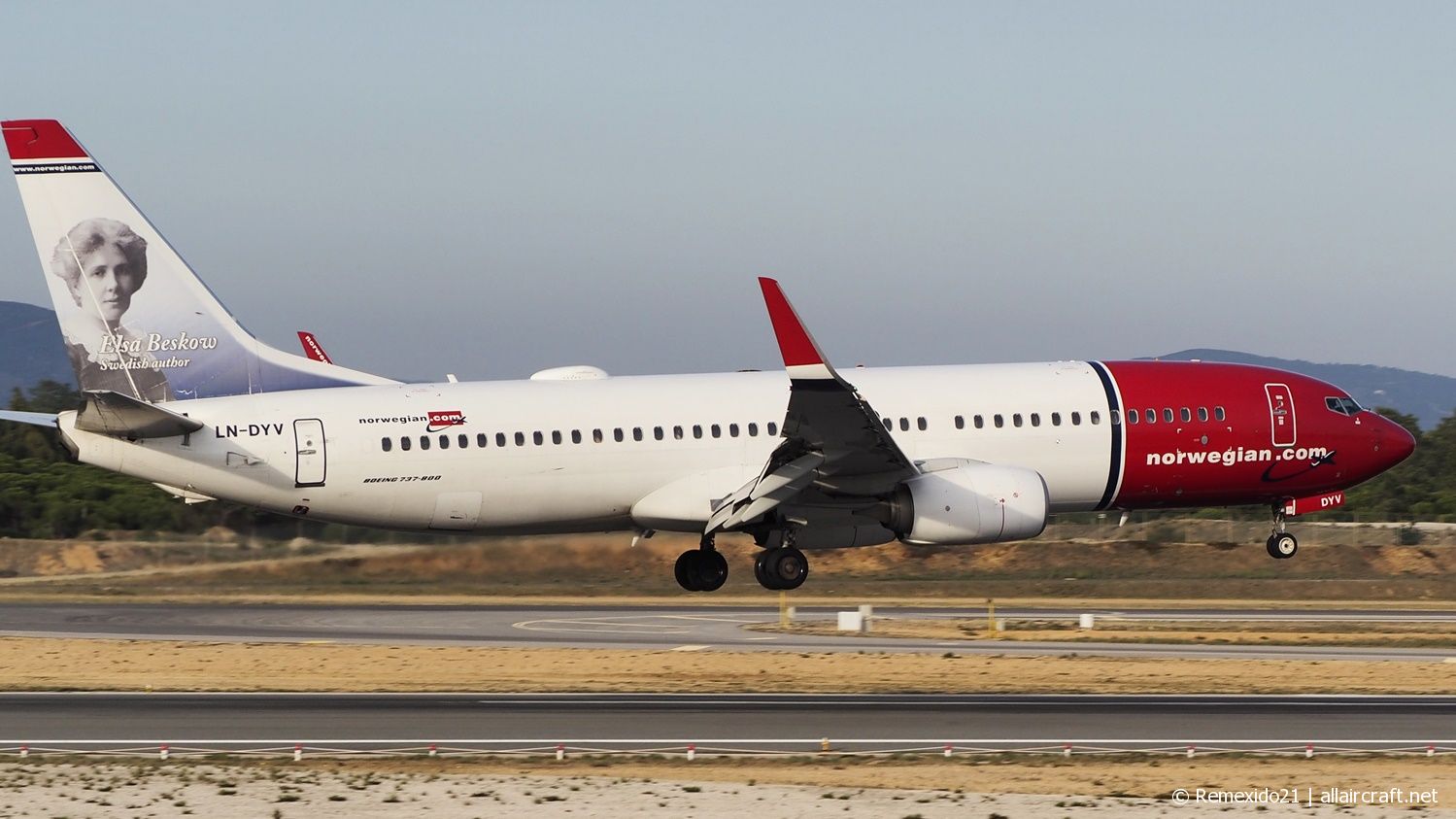 LN-DYV (39009) 2011 Boeing 737-8JP WL