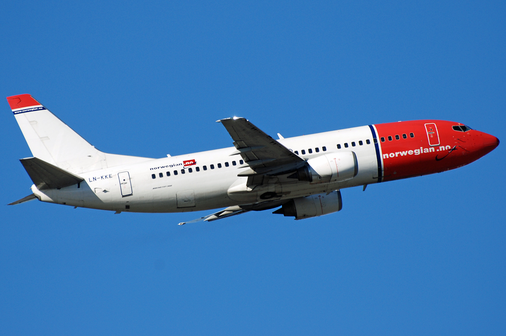 LN-KKE (27285) 1994 Boeing 737-33A