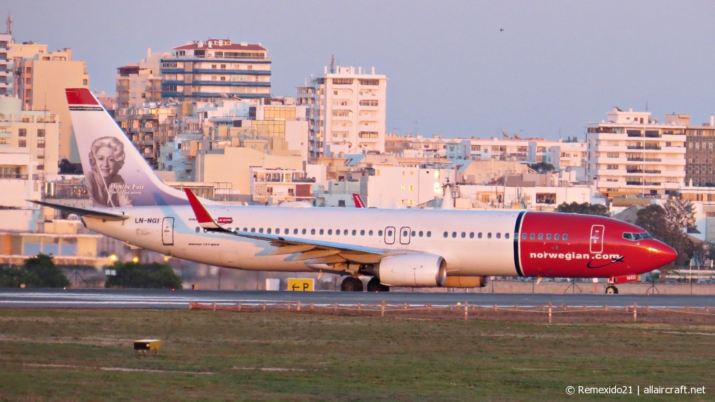 LN-NGI · Boeing 737-8JP(WL) · (FAO / LPFR)