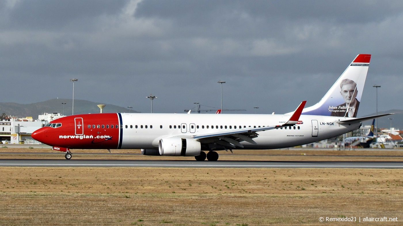 LN-NGK · Boeing 737-8JP(WL) · (FAO / LPFR)